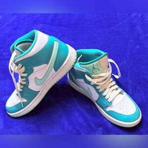 Jordan Women's Shoes in Teal and White